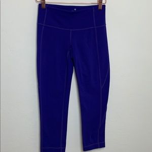 Athleta Leggings Sz XS Capri purple color